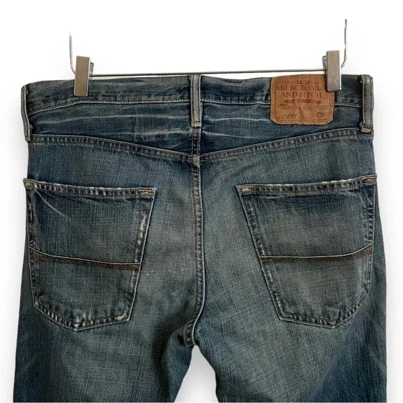 Abercrombie & Fitch Men’s ‘Remsen’ Low Rise Straight Leg Jeans 31x32 - Picture 6 of 14